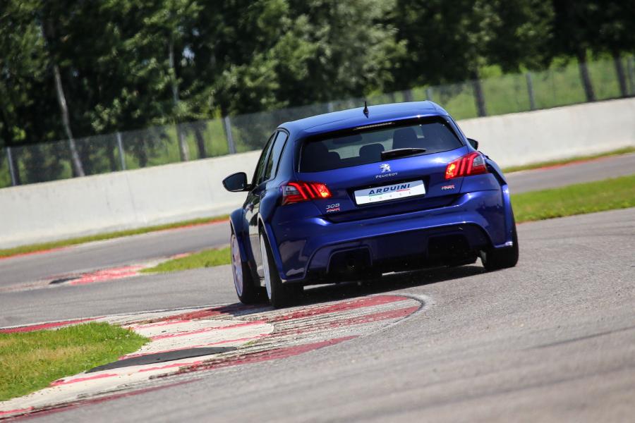  Peugeot 308 by Arduini Corse 2018 года  (фото 8 из 15)